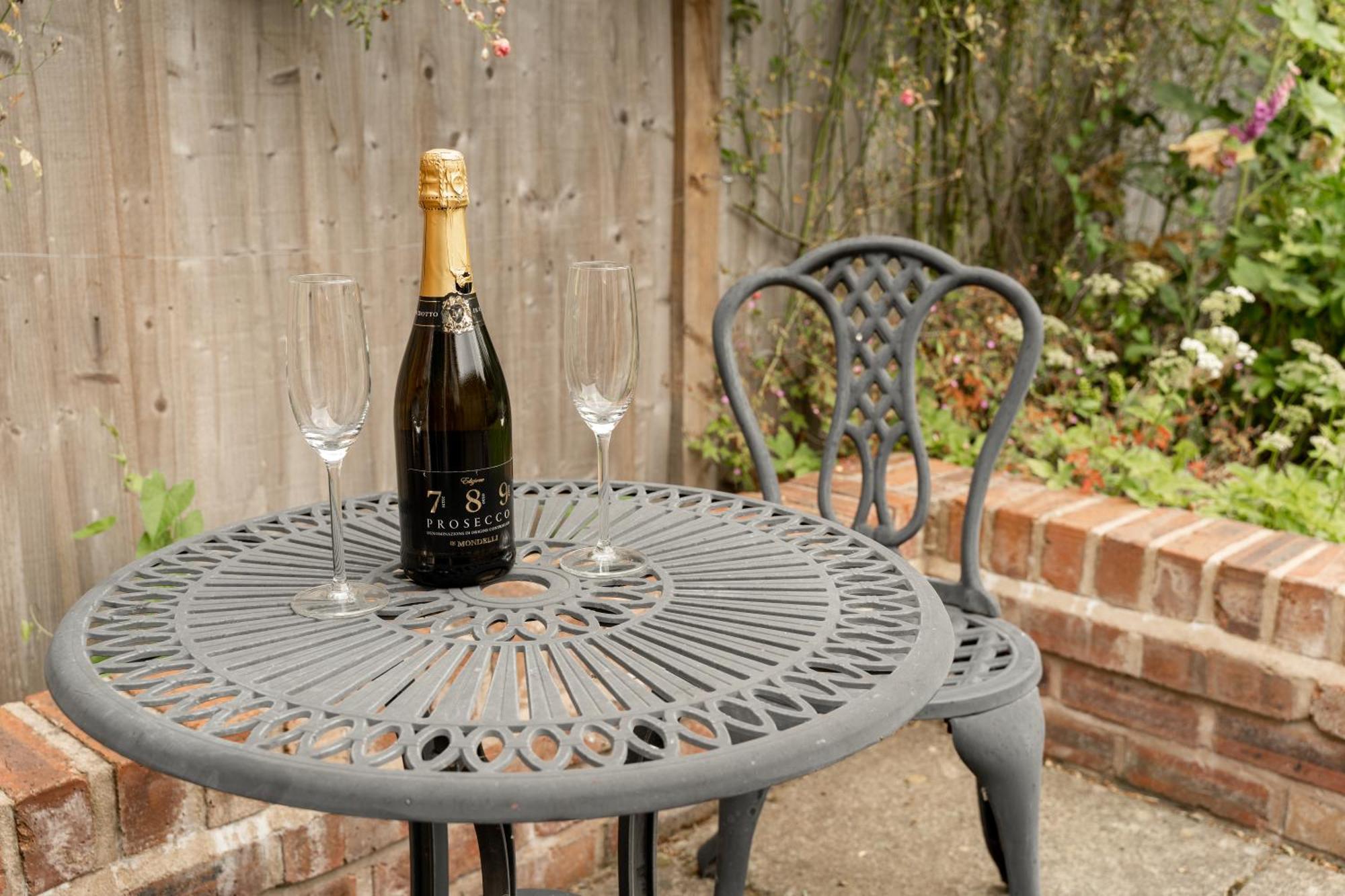 Cosy 2 Bed Cottage In Charming Village Of Christleton - For Up To 5 Exteriér fotografie