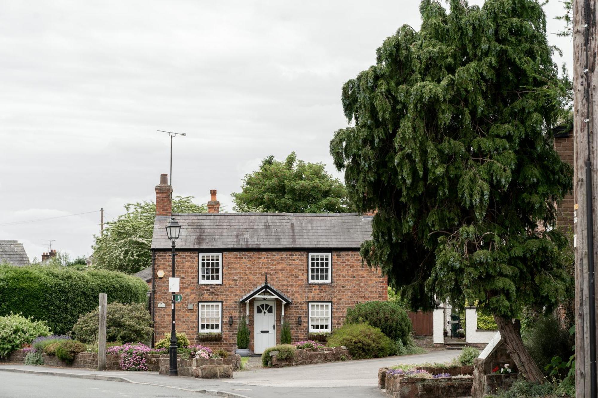 Cosy 2 Bed Cottage In Charming Village Of Christleton - For Up To 5 Exteriér fotografie